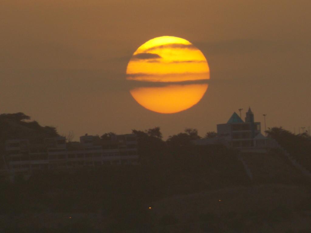 Luisjleon's tweet photo. Cada día es una nueva oportunidad q nos regala Dios para dar la mejor d cada uno d nosotros.  #lecheria #Anzoategui https://t.co/gs72M7n1wt