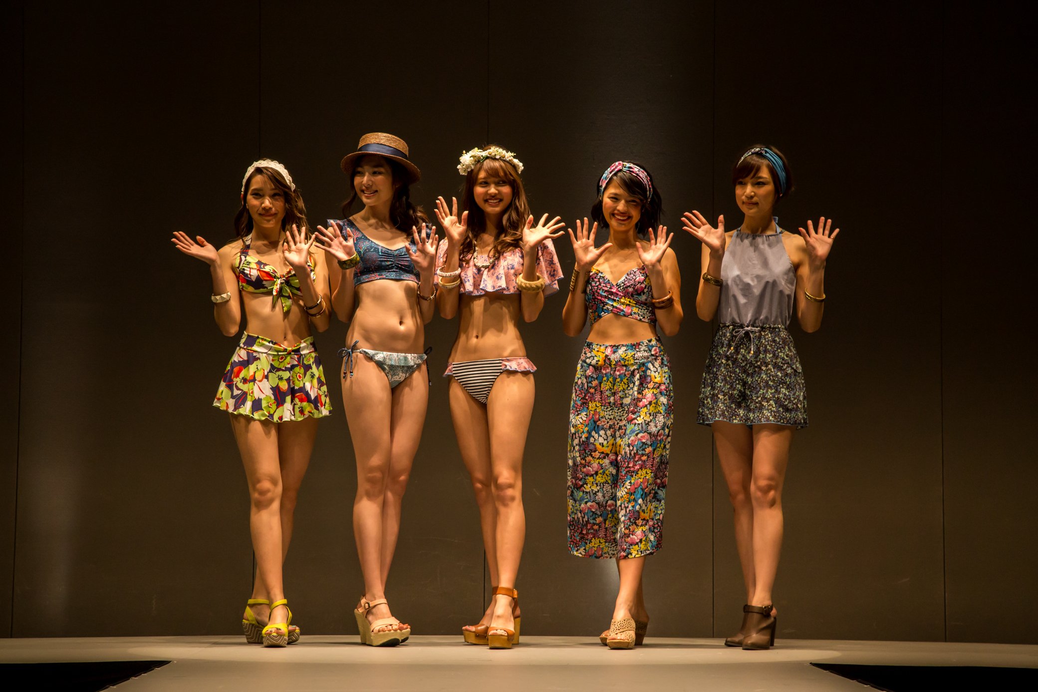 Moko 16三愛水着楽園 16年新作水着ファッションショーに行ってきました ランウェイの正面から撮影できてよかった 松元絵里花 菊池晴美 T Co E0xyoz4rxb Twitter
