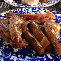 LowcountryProdu's tweet photo. Bkfst all day long in BFT &amp; HH - try french toast!  Lobeco bkfst till 10:30 and then delicious burgers until 2:30 https://t.co/QfyzgR7pBS