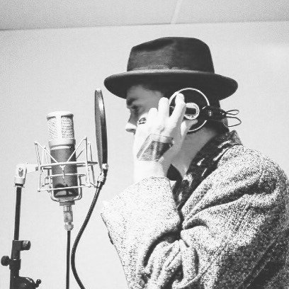 M_U_S_I_C_news's tweet photo. @uldkamel : https://t.co/dLUPQxoJ2q | #folk #music #singersongwriter #studiet #musik #tattoo #uldkamelworking #uld… https://t.co/HT9rVS2WqU