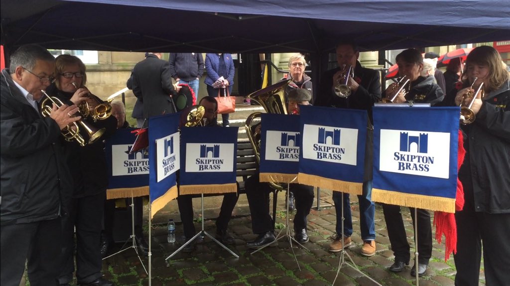 SkiptonBrass's tweet image. Skipton turned out despite the rain. Great to see so many. #SkiptonHour
