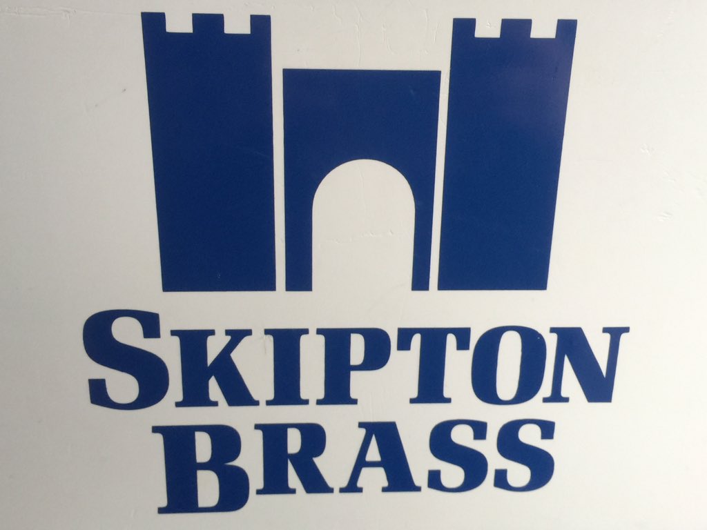 SkiptonBrass's tweet image. Skipton turned out despite the rain. Great to see so many. #SkiptonHour