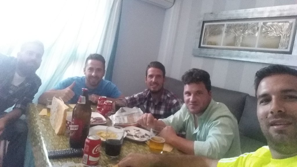 Viendo las motos a ver si se nos pega algo de ganar....