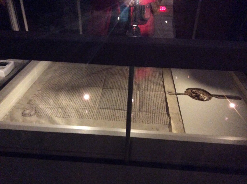 thespreadingoak's tweet photo. Aged 800yr vellum &amp; touchscreen translation! Reverence &amp; appreciation 4 law,liberty,rights.
Thanks 2 #MagnaCartaTO https://t.co/CLQ70If9hz