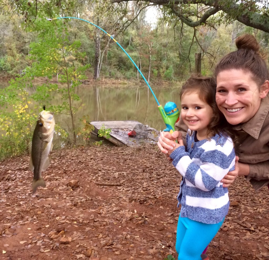 StrosDude9's tweet photo. Check out the bass my 3 year old caught with her Scooby Doo pole yesterday! #TinyAngler https://t.co/2Zm3mH051z