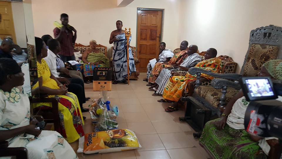 NanaOyeBampoe's tweet photo. Great meeting the acting Chief of Techiman Traditional Council, Nana Owusu Agyare.  #MOGCSP_Ghana #NHIS #EBANCARD https://t.co/PYVjdOgE6m