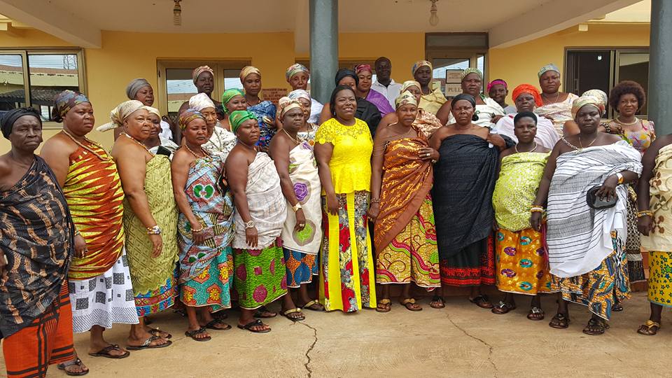 NanaOyeBampoe's tweet photo. Great meeting the acting Chief of Techiman Traditional Council, Nana Owusu Agyare.  #MOGCSP_Ghana #NHIS #EBANCARD https://t.co/PYVjdOgE6m