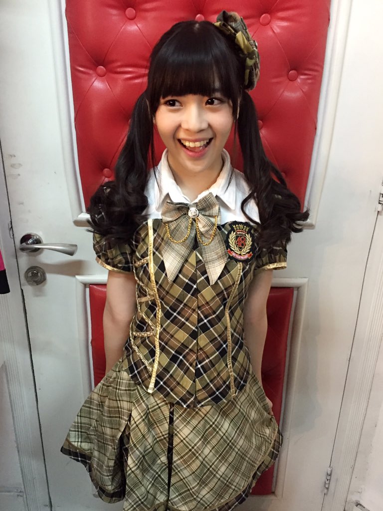 cindyyuvia's tweet photo. yeeyy terimakasih untuk hari ini ✌🏻️💕
tadi show dua rambutnya twintail semuaaa hahahah xD... 
happyyy? happyyyyy😘 https://t.co/Vr49El57LN