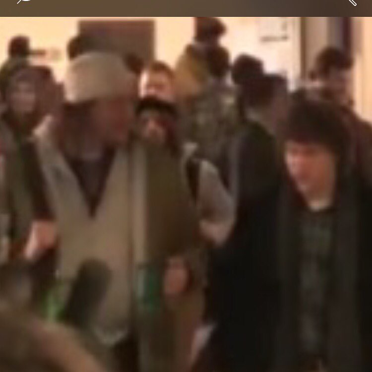 helllooitsjfk's tweet photo. Noel behind Jason Segel's shoulder in #TheEndOfTheTour off of the DVD. This under Special Features (I think) https://t.co/HfZ9dqkJzy