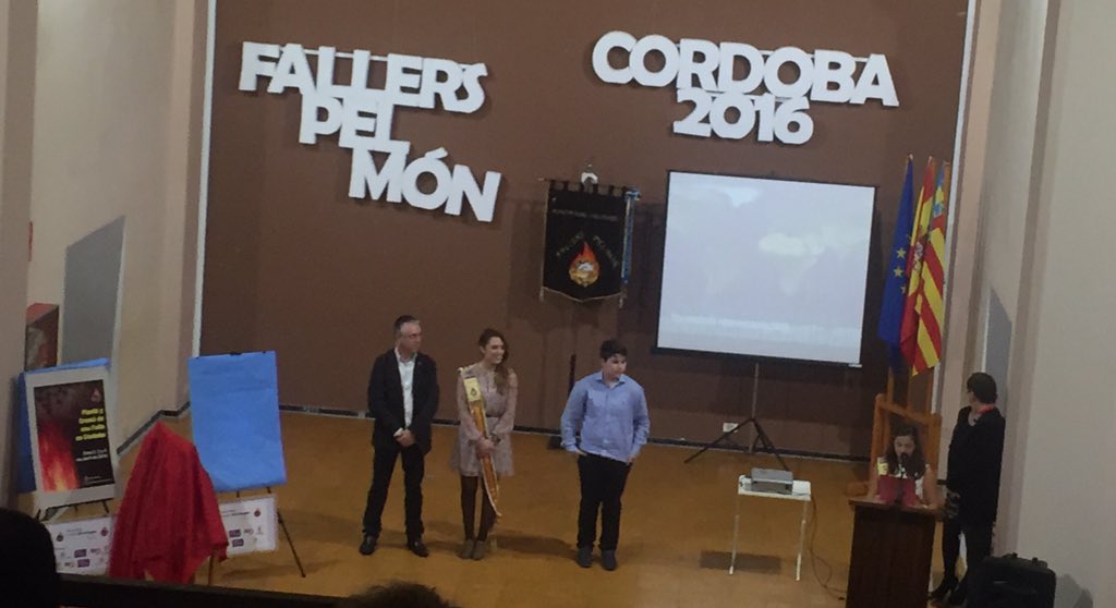 elfallero_es's tweet image. Despedida representantes #fallas2015 @ToledoenFallas rumbo @CordobaenFallas @perefuset @fallerspelmon @AjCarcaixent