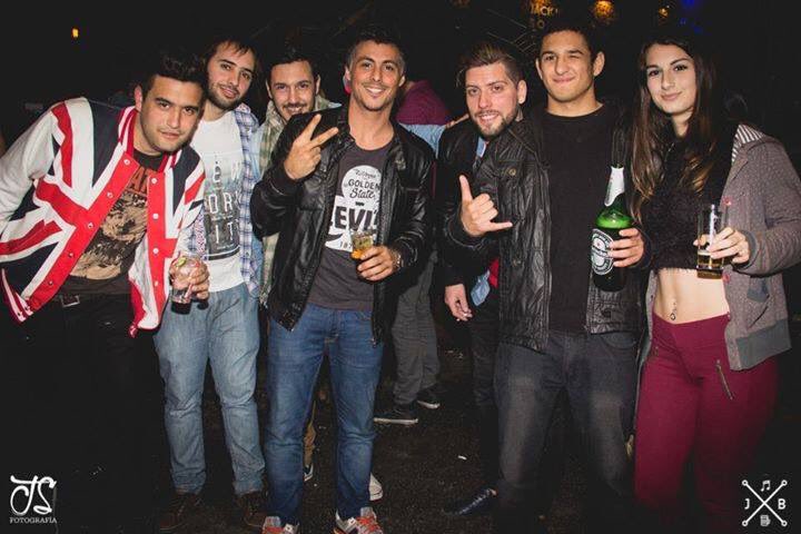 patrickdoa's tweet photo. #jacksonbar @GaboRockrules @gonchiorigoni @danirouy https://t.co/2hU2Zkjdf4
