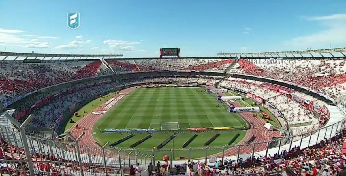 la12tuittera's tweet photo. Según la tv por al calor los hinchas de @CARiodelaPlata llegarán sobre la hora 
Metanle pata el partido es a las 16 https://t.co/TQmDtG336v