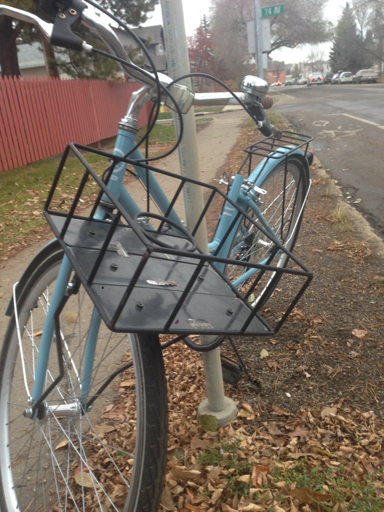 davesawchuk's tweet photo. PLEASE SHARE Is this your bike? It's been locked up at 106st and 74ave for months. I suspect it was stolen #yegbike https://t.co/nA6yrnfO83