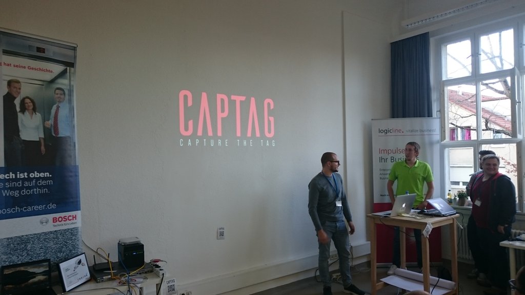 HackathonStg's tweet photo. Team 10: Captag #HackStgt2015 https://t.co/ynYhMqOsvw