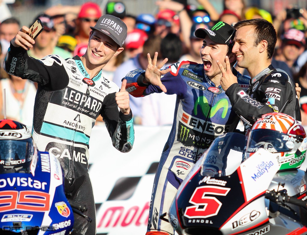 Off_Bikes's tweet photo. D'autres photos des Champions du Monde : @DannyKent52, Johann Zarco et @lorenzo99. #motogp https://t.co/MYktwWDgvw