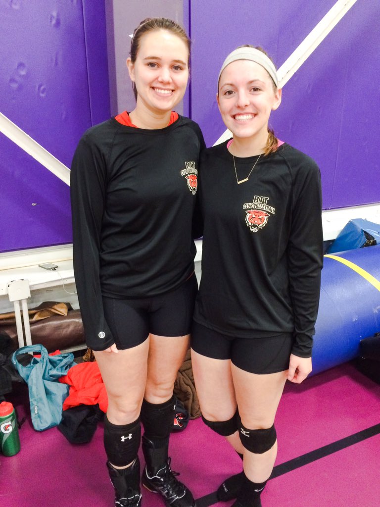 RIT_Club_Vball's tweet photo. So happy to debut are new warmups today with our new logo! 🏐 https://t.co/Bvb9UjU9L5