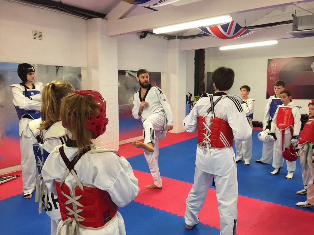 HollyTKD's tweet photo. Amazing session yesterday with @DamonSansum 👊🏻🇬🇧 https://t.co/RfyRMsAgm3