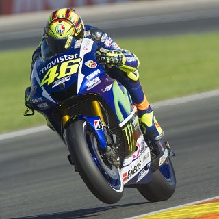 Rossi Kalah Setelah Menyalip 22 Pebalap di Ricardo Tormo de.tk/6aAgWW via <a href="/detiksport/">detiksport</a>