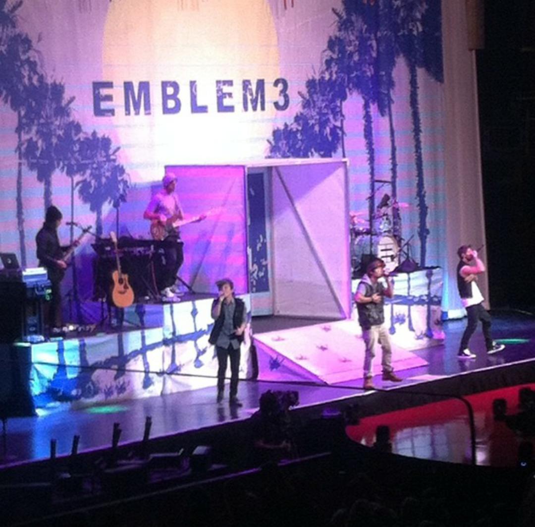 tegaukin25's tweet photo. Even though these are from the Selena Gomez concert, I'm praying they come back to Ohio ββ #ThrowinBackE3 β€ https://t.co/ZjwcCvsHNG