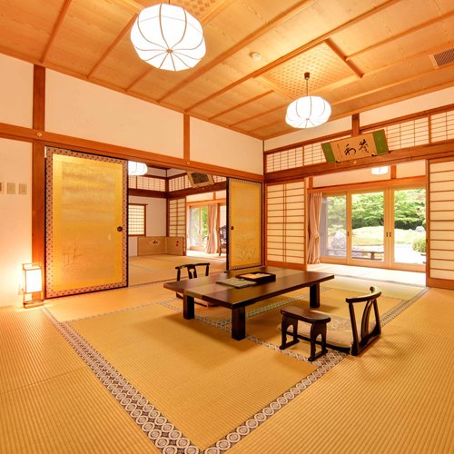 MavisShade's tweet photo. 高野山別格本山　総持院
四季折々の素材を活かした精進会席。バリアフリーにも配慮しております。
https://t.co/v9A5rzXm7d https://t.co/K25Mq8kV4a