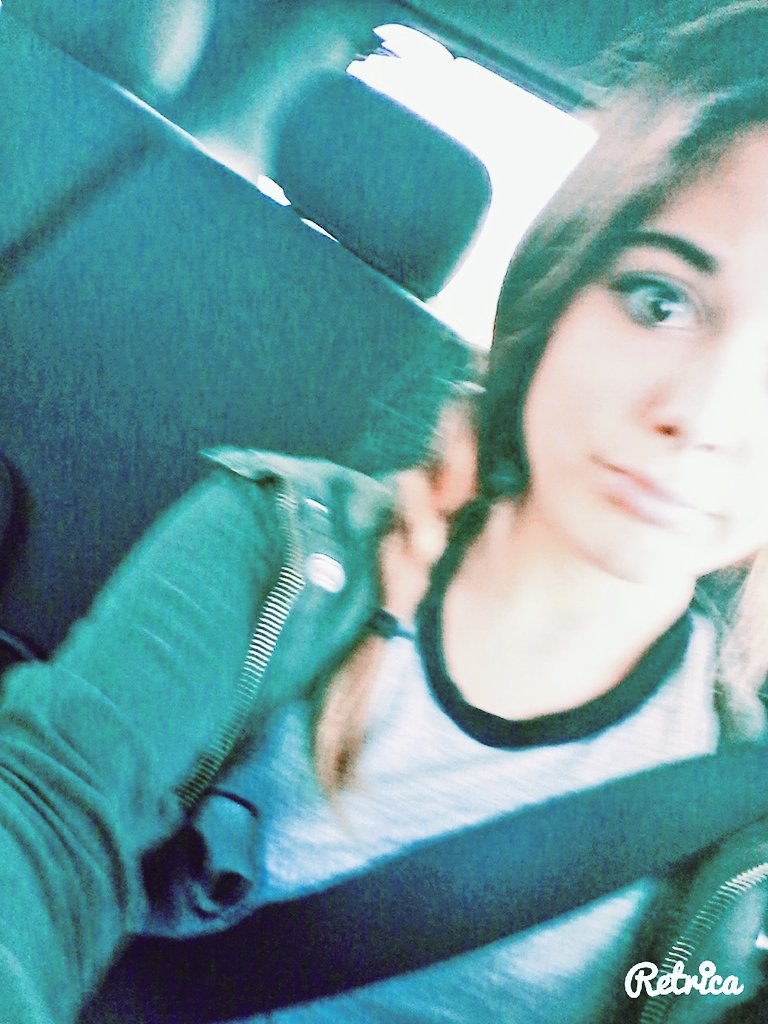 lavywalker's tweet photo. Norah è la più bella #selfierandom #shopping https://t.co/kfuv9Epfgv