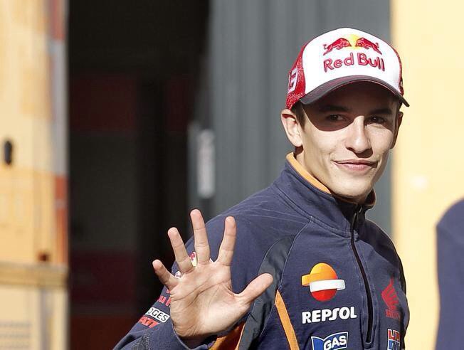partidazocope's tweet photo. MARC MÁRQUEZ (@marcmarquez93): "El rey me ha dicho que le dé la mano a Rossi, pero le he dicho que no hace falta". https://t.co/DoKLJNWSzF