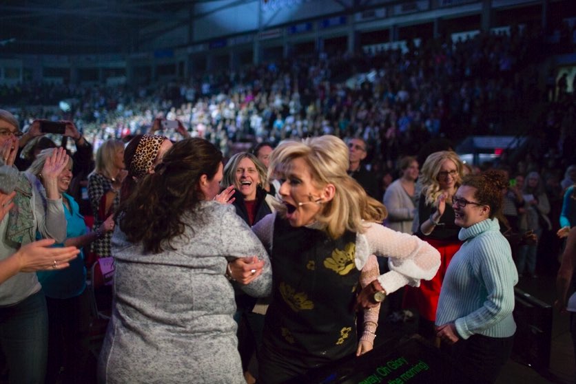stephenproctor's tweet photo. ๐ YYZ โ๏ธ LGA โ๏ธ BNA ๐ธ
Had a blast in Toronto w/ @BethMooreLPM โ she killed it!
(๐ธ: @BobonicKalonick)
#LProof15 https://t.co/wjjrPI3bp0