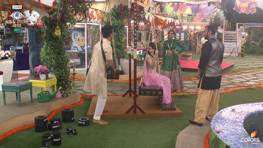 Bigg Boss 9: Salman Khan Makes Jalebis In The House! Bigg Boss 9: Salman Khan Makes Jalebis In The House!