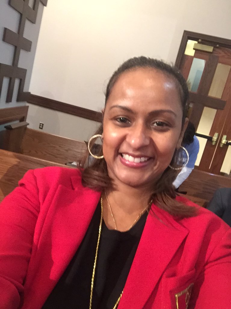 ShantiDas404's tweet image. It's #CollegeSunday at @ebenezer_atl but I didn't get the memo lol otherwise I would be in my @SyracuseU gear