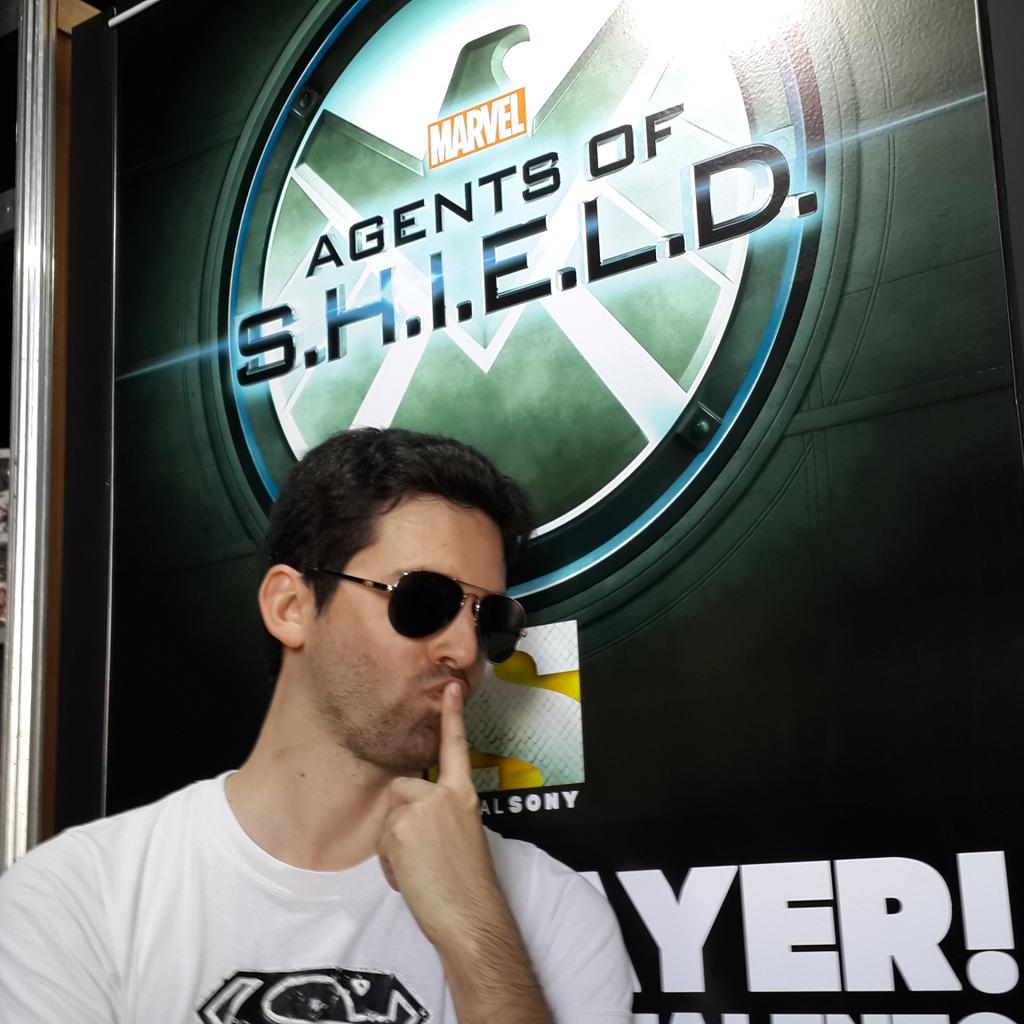 leandro_rab's tweet photo. @JaviPonzo @ArgenComicCon @Canal_Sony dentro de poco me vas  a entrevistar, soy el nuevo agente de S.H.I.E.L.D 😆 https://t.co/Ua6BQiL5g7