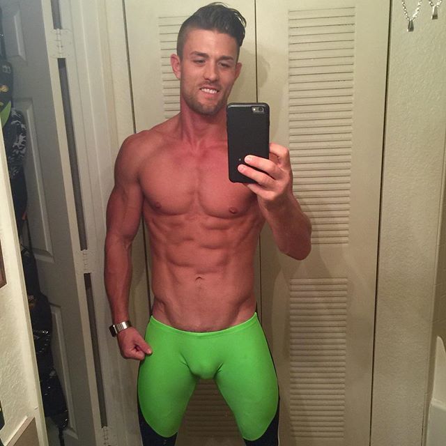 ToddJSaporito's tweet photo. #TMLR: (#mystraightfriend) #itsToddS #ToddJSaporito #RealMen!! #FLEXSpas #inkedMen #tattoo #shredded #squat #bigben… https://t.co/HelqyNNQSb