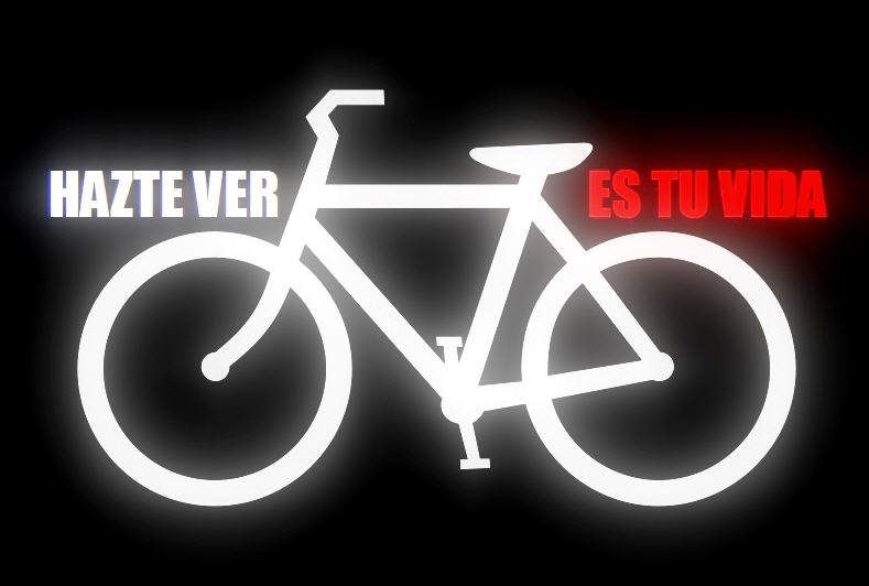 CicloviaMx's tweet photo. Amigo Ciclista, los fantasmas no existen. Por la noche HAZTE VISIBLE. Utiliza una luz roja atrás y blanca adelante https://t.co/85AhS4el0y