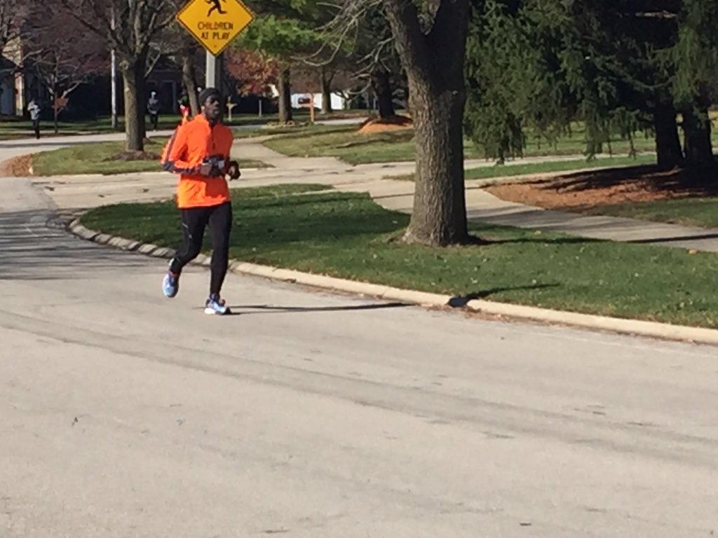 Wintertab's tweet photo. Looking good @WinstonAwadzi at the #napervillemarathon!!! #uncarrier #youwontstop https://t.co/acY0TohjR2