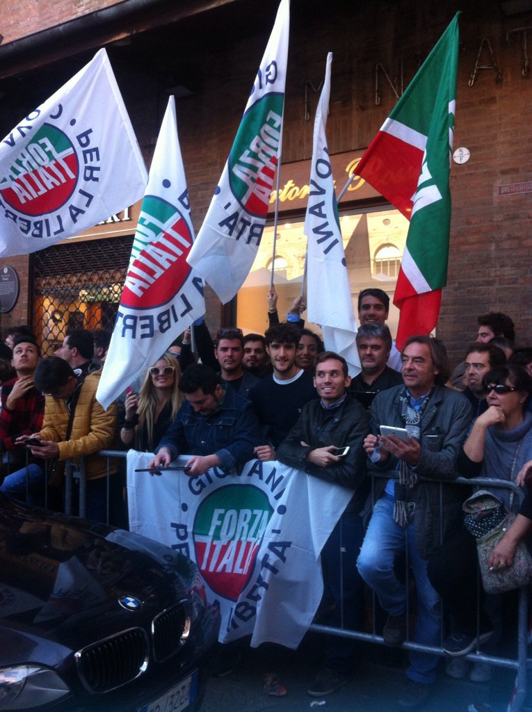 fi_giovani's tweet photo. #NoiconSilvio a #Bologna!! Come sempre, come da tradizione @FI_Giovani c'è !!!!!! @AngieCalabria @radioforzaita https://t.co/fuaXggpNEj