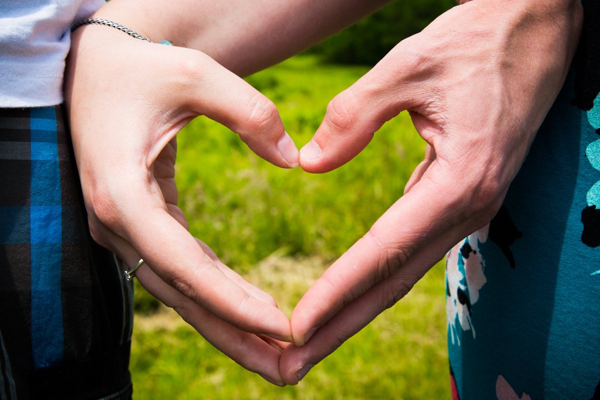 BucksPhoto's tweet photo. engagement shoot <3 #engaged #engagement #engagementphotoshoot #love #gettingmarried #Malvern #Gloucestershire https://t.co/OwIppUYkZL