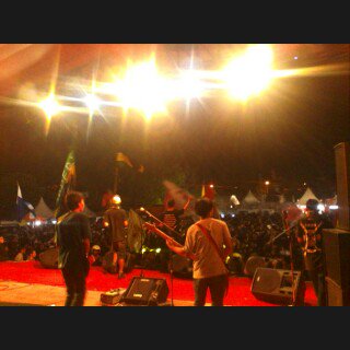 Terimakasih Tasik Fest , kalian luar biasa. Cc <a href="/VoiceOfReggae/">#voiceofreggae</a> <a href="/bramologi/">bram vor</a> <a href="/IRR_Tasik/">@IRR_Tasik</a> <a href="/ForumReggae_TSM/">ForumReggae_TSM</a>