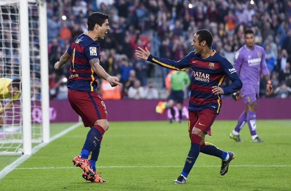 Mu6and's tweet photo. - آخر 16 هدف لـ برشلونة ؛
8  لـ سواريز , 8  لـ نيمار !!
.
*أعظم لاعب منفوخ ..
وأعظم مقلب في التاريخ! https://t.co/srpceVV3Hx