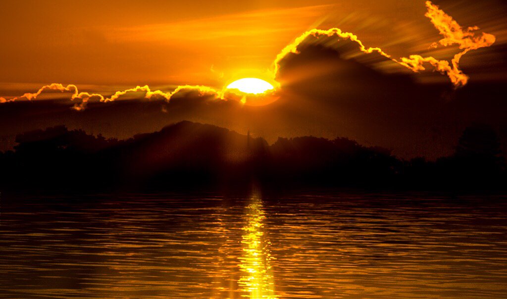 I’m lookin’ out the window, I’m lookin’ at you

Stevie Ray Vaughn