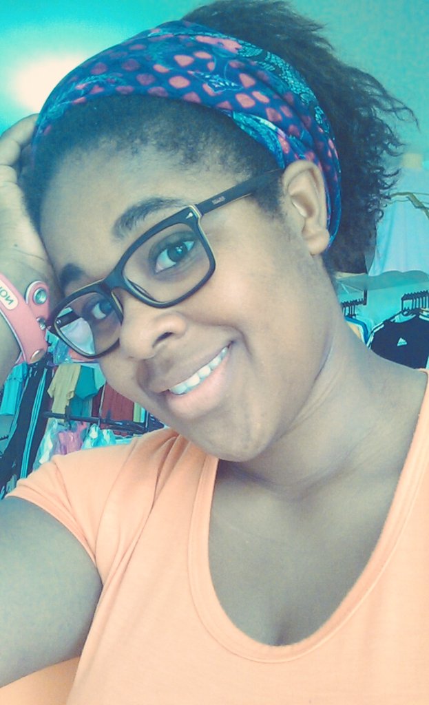 Cada um tem seu estilo, seu jeito de vestir, andar, falar etc...o que os demais tem q fazer e respeitar e ponto.