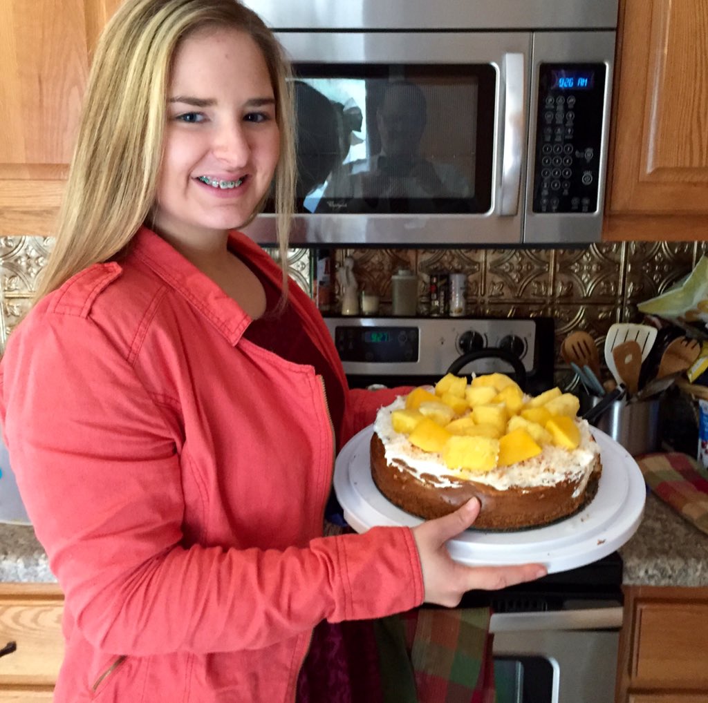 wagonjd's tweet photo. @AllieMarie20113's trial run @MVWarriorPride #WarriorTech project - Aloha January cheesecake. Yum. https://t.co/RQc4x5rp5j