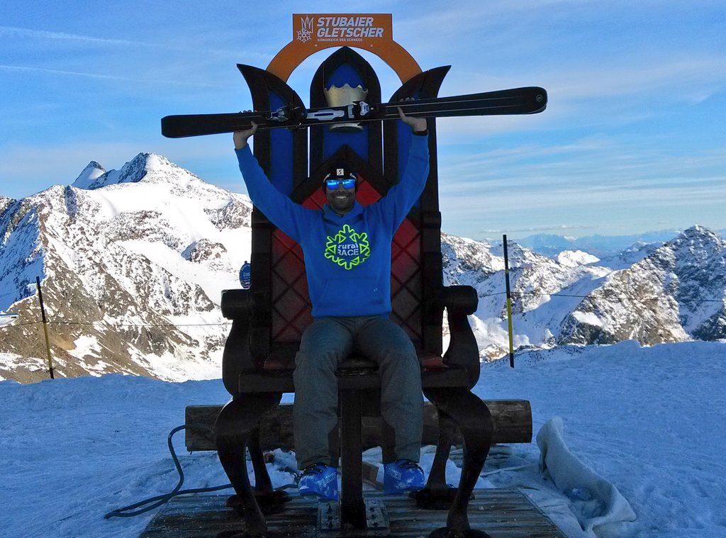 rufodelcastillo's tweet photo. Ya hemos inaugurado la nueva temporada en @stubaigletscher! @IliberisSki @iliberissport @ruralRACE https://t.co/vJoRJPuqMn