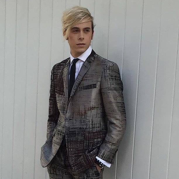 HAPPY BIRTHDAY RIKER LYNCH!!!!     I love you so much, I´m so proud of you!!! Have a great day! 