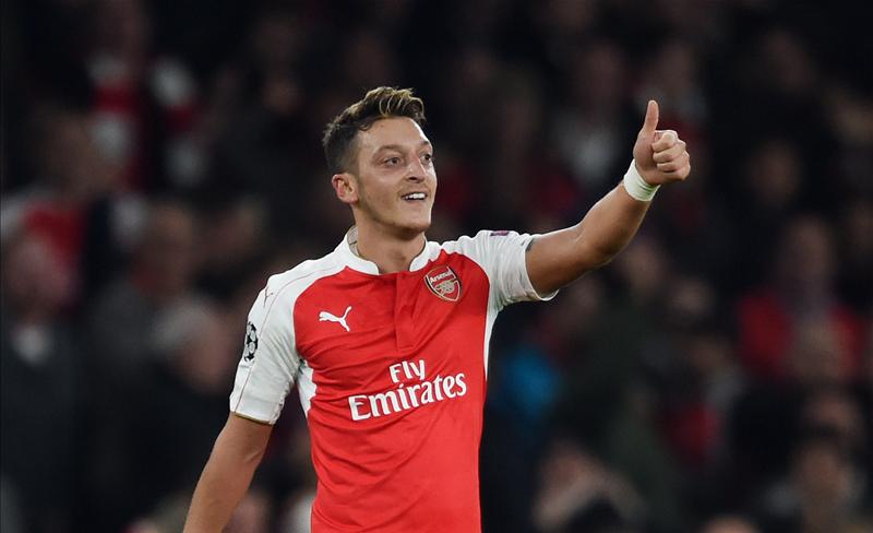 hughwizzy's tweet photo. 👏 RT @Squawka: Özil is the first player in Premier League history to assist a goal in 6 consecutive games. Creator. https://t.co/dLWkj8wzfn