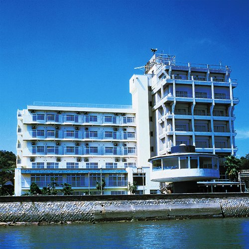 vernicepsm46's tweet photo. オリーブ温泉　小豆島グランドホテル水明　＜小豆島＞
客室、空中露天風呂、天然温泉大浴場、どこからもエンジェルロードが望めます！！
https://t.co/efM3Y4DvZv https://t.co/AwxTAHHHEO
