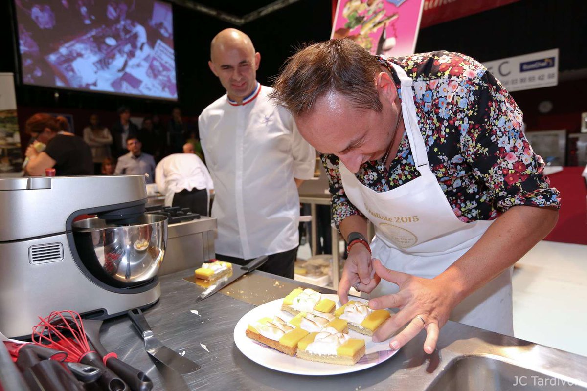 jctardivon's tweet photo. Foire gastronomique de Dijon : Laëtitia Santos meilleure @CitronsMeringue de France, en présence de @mercotte. https://t.co/mIbNqmIqpT