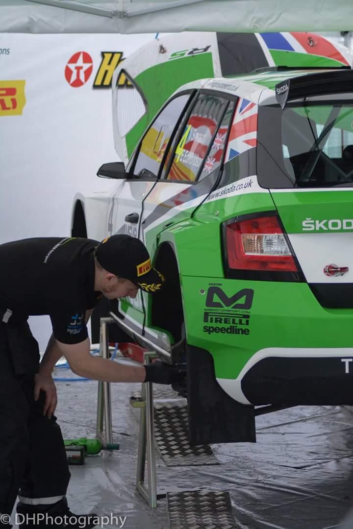 fineNdandy13's tweet photo. @Oulton_Park @SimpsonsSkoda getting ready for action https://t.co/yBL2FMhCeN