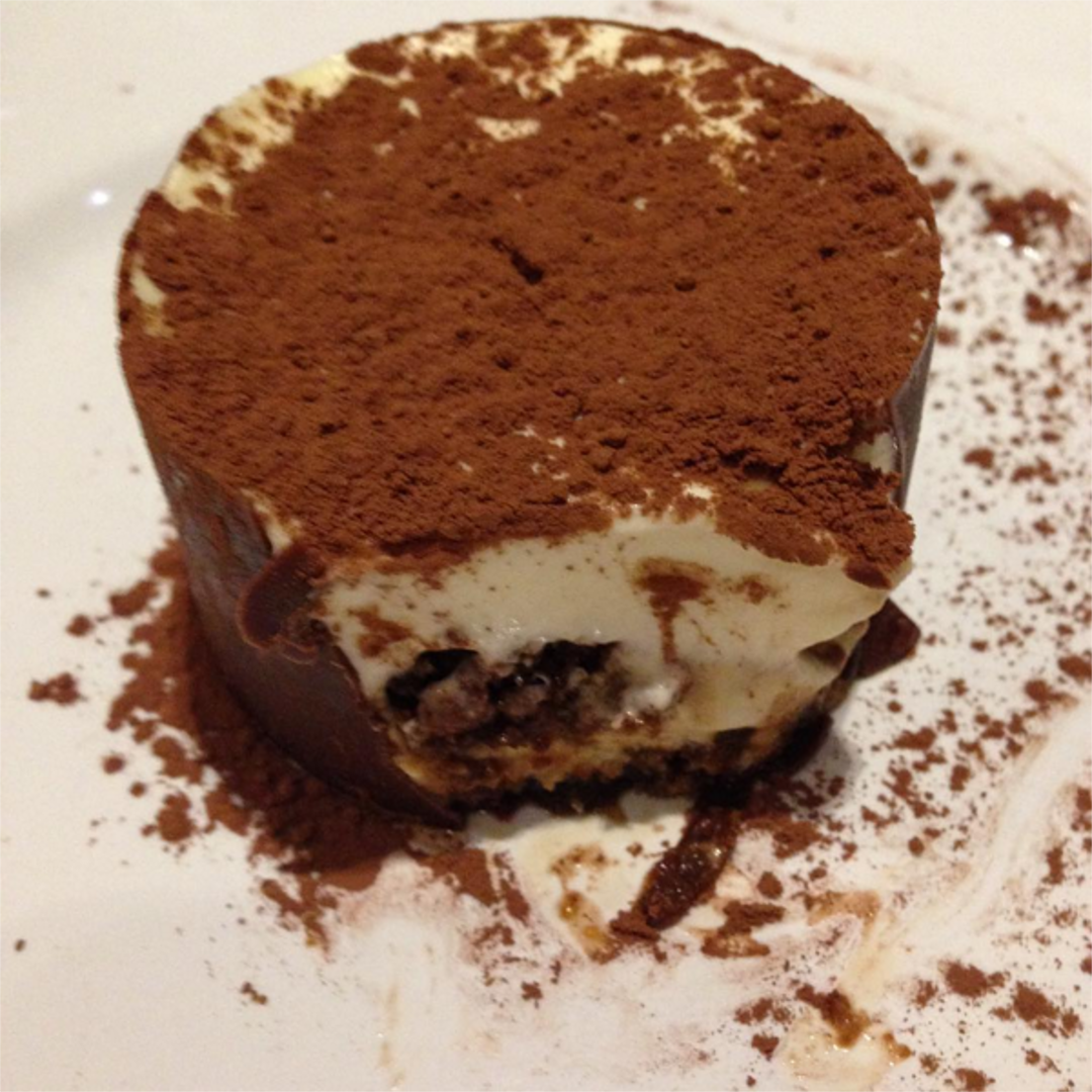 ModiGastronomia's tweet photo. Tiramisù, uma sobremesa bem gostosa pra levantar o astral nessa tarde de domingo paulistana. Boa? #VemProMoDi #dolce https://t.co/EXd3ZTLqZG
