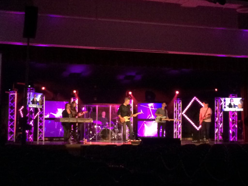 toddgsizer's tweet image. Glad to fill-in and be part of the tech team this morning @TheSummitOR #setchange #BadBlood