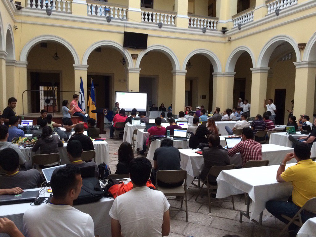 bderegibus's tweet photo. Presentaciones finales en @hacktegus. Soluciones moviles en seguridad, turismo y desastres @BID_Ciudades @TerrazaH https://t.co/AaQMBBBkvX