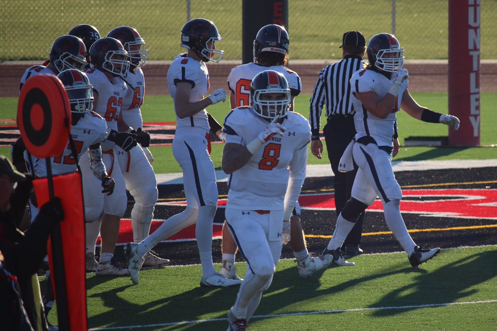 Oswego_Football's tweet photo. Just a few pics from this weekends game! Home game this Saturday at 6 vs Marist #BeTheDifference #Quarterfinals https://t.co/M84vWjKJB2